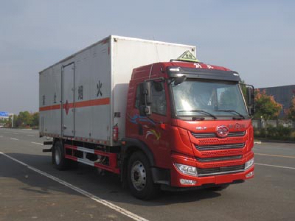 解放易燃液體廂式運輸車(國六)